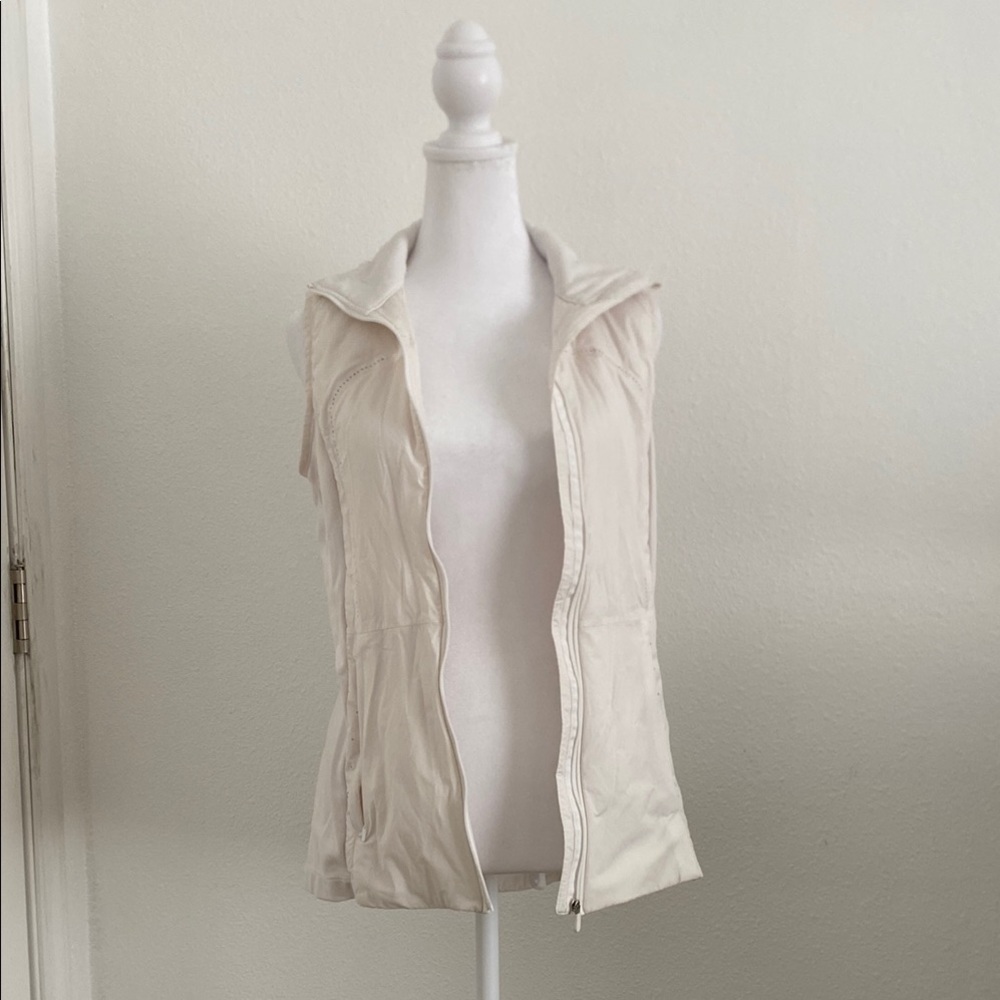 Cream Sleeveless Lululemon Zip-Up Vest